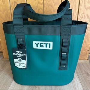 ⭐️NWT YETI CAMINO 35 - Black Forest Green